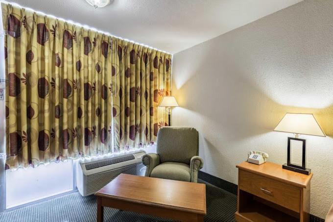 Eco-Inn Suites 베이타운 외부 사진